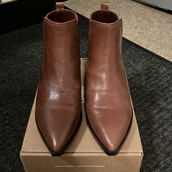 Nine West Yerly zip up bootie 7.5 - Picture 2 of 5